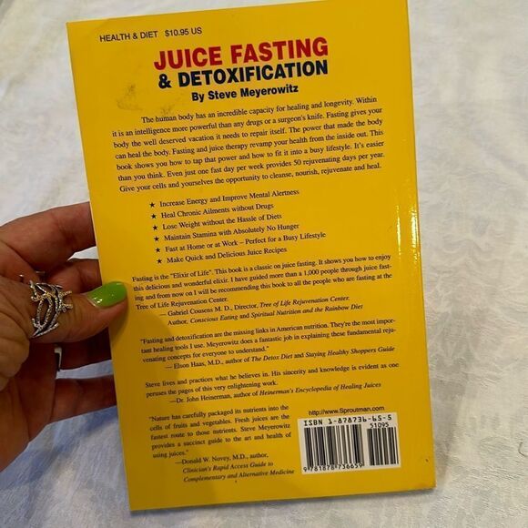 Cookbook Paperback Juice Fasting & Detoxification Meyerowitz - Picture 2 of 10